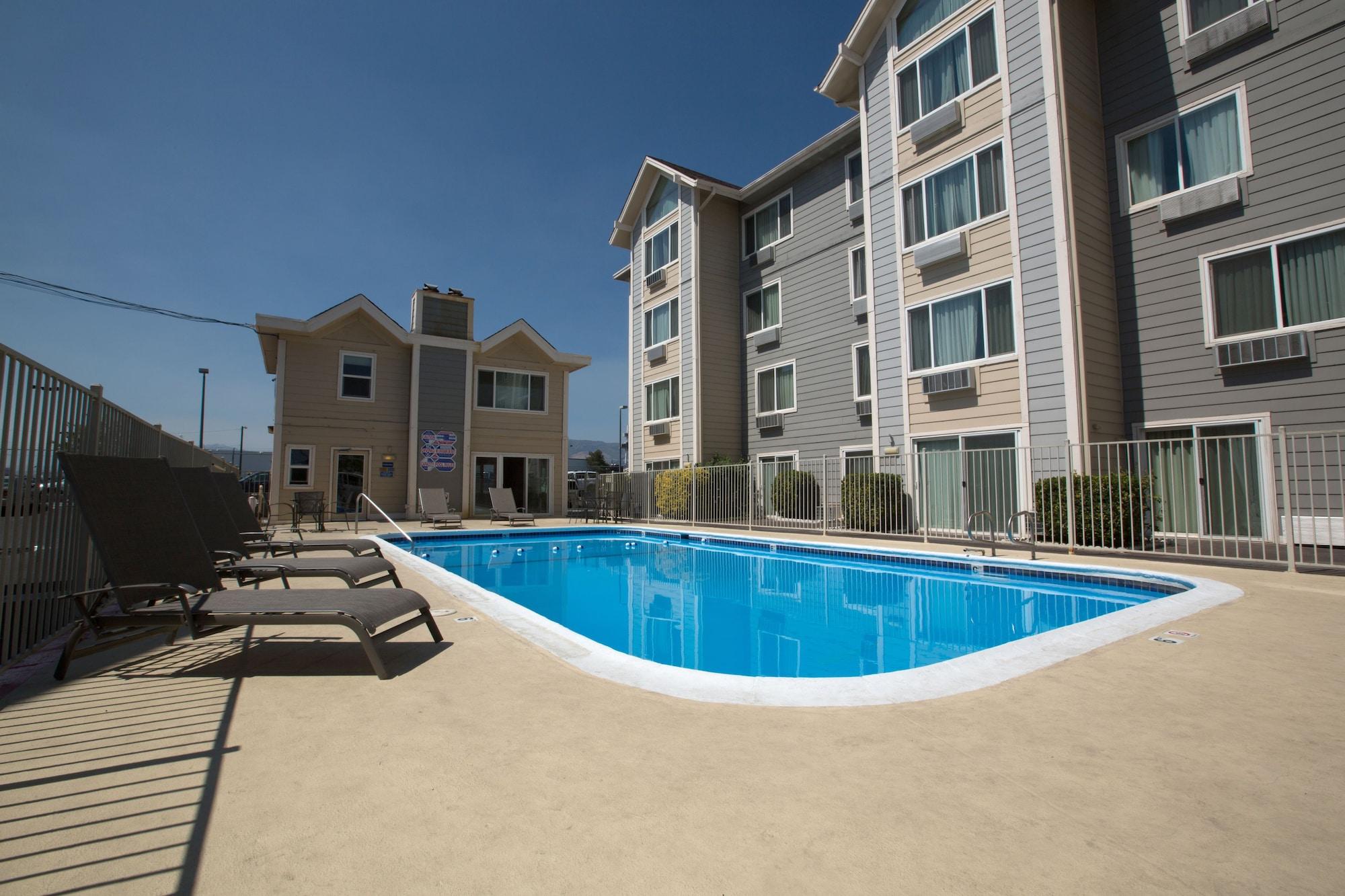 Quality Inn & Suites Reno Airport エクステリア 写真