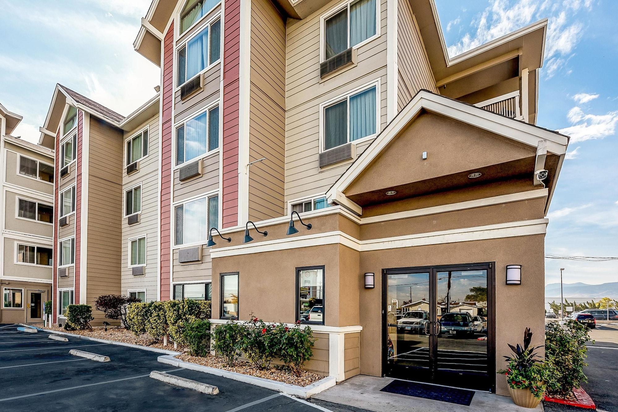 Quality Inn & Suites Reno Airport エクステリア 写真