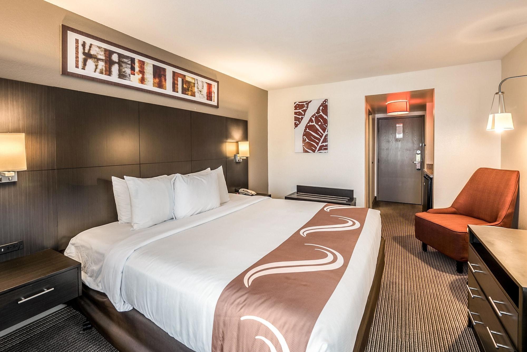 Quality Inn & Suites Reno Airport エクステリア 写真
