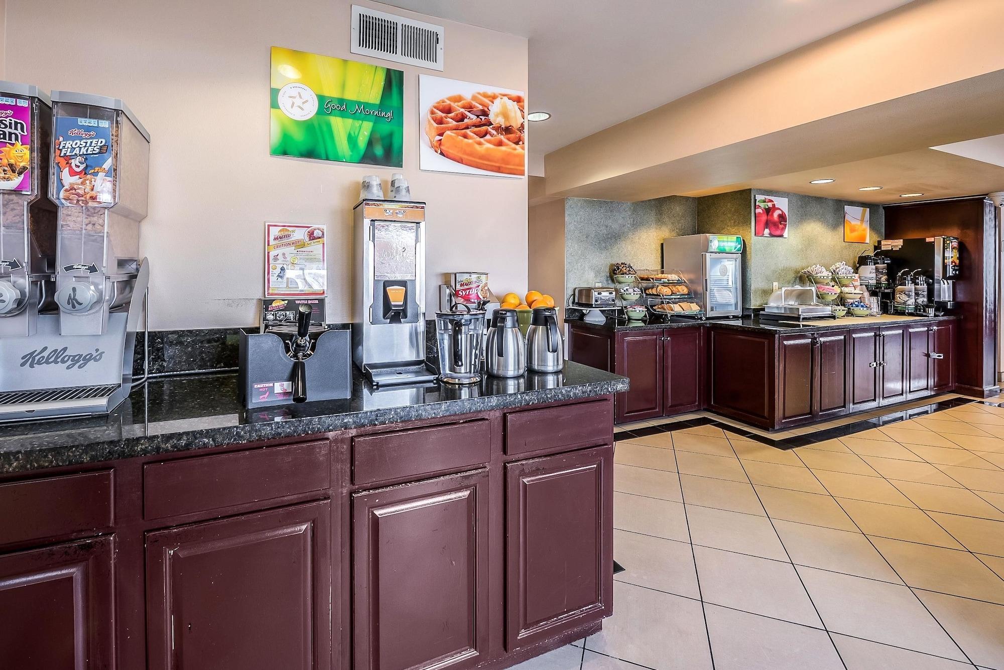 Quality Inn & Suites Reno Airport エクステリア 写真