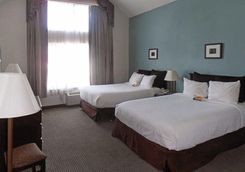 Quality Inn & Suites Reno Airport エクステリア 写真