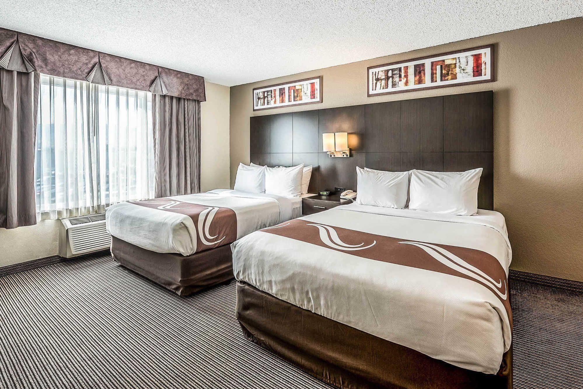Quality Inn & Suites Reno Airport エクステリア 写真